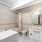 Classic & Spacious Flat W/ Balcony By Hostwise * Monte Gordo