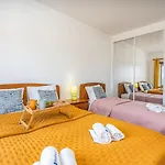 Classic & Spacious Flat W/ Balcony By Hostwise * Monte Gordo